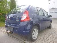 Używany Dacia Sandero 75 KM (55 kW) 2009 Niebieski Hatchback