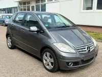 Używany Mercedes A180 109 KM (80 kW) 2009 Srebrny Minivan