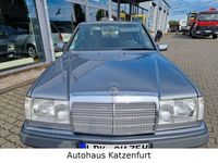 Gebraucht Mercedes E230 132 PS (97 kW) 1992 Grau Limousine