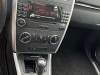 Gebraucht Mercedes B200 136 PS (100 kW) 2007 Silber Van / Kleinbus