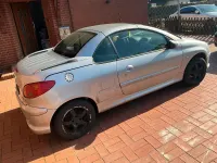 Gebraucht Peugeot 206 CC 109 PS (80 kW) 2005 Silber Cabrio