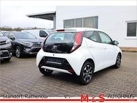 Gebraucht Toyota Aygo Team 72 PS (52 kW) 2021 Schneeweiß Kleinwagen