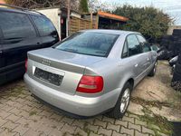 Second-hand Audi A4 101 CP (74 kW) 2000 Argintiu Berlinǎ
