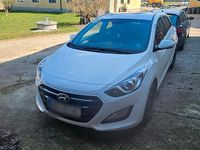 Gebraucht Hyundai i30 110 PS (80 kW) 2015 Weiß Limousine