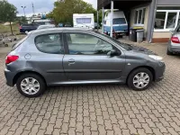 Gebraucht Peugeot 206+ 75 PS (55 kW) 2009 Grau Kleinwagen