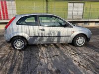 Gebraucht Ford Fiesta Ambiente 60 PS (44 kW) 2003 Silber Kleinwagen