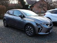 Neu Mitsubishi Colt Plus 94 PS (69 kW) 2025 Grau Limousine