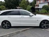 Gebraucht Mercedes C300e 211 PS (155 kW) 2019 Weiß Kombi