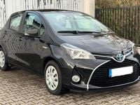 Gebraucht Toyota Yaris Hybrid 100 PS (73 kW) 2016 Schwarz Kleinwagen