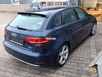 Gebraucht Audi A3 Sport 150 PS (110 kW) 2017 Blau Limousine
