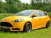 Gebraucht Ford Focus Sport 250 PS (183 kW) 2013 Gelb metallic Limousine