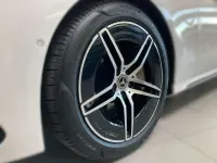 Gebraucht Mercedes E220 AMG 197 PS (144 kW) 2025 Weiß Limousine