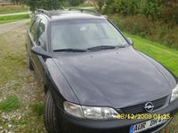 Gebraucht Opel Vectra 136 PS (100 kW) 1998 Schwarz metallic Kombi