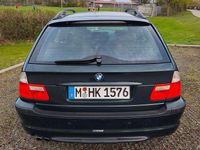 Gebraucht BMW 325 170 PS (125 kW) 2002 Grün Kombi