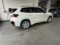 Gebraucht BMW iX1 M Sport 230 kW (313 PS) 2024 Mineralweiss metallic SUV