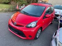 Gebraucht Toyota Aygo Basis 68 PS (50 kW) 2014 Rot Kleinwagen