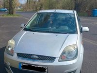 Gebraucht Ford Fiesta 80 PS (58 kW) 2006 Silber Kleinwagen