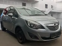 Usata Opel Meriva Innovation 101 CV (74 kW) 2011 Argento Monovolume