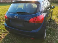 Gebraucht Kia Venga 90 PS (66 kW) 2010 Blau Kleinwagen