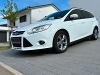 Gebraucht Ford Focus SYNC Edition 140 PS (102 kW) 2014 Weiß Limousine