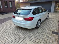 Gebraucht BMW 318 150 PS (110 kW) 2015 Weiß Kombi