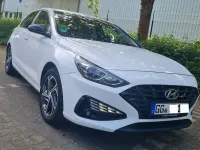 Gebraucht Hyundai i30 Select 120 PS (88 kW) 2021 Weiß Limousine