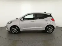 Neu Hyundai i10 63 PS (46 kW) 2025 Grau Kleinwagen