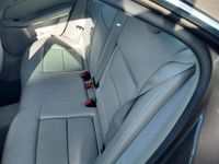 Second-hand Mercedes E200 136 CP (100 kW) 2011 Auriu Berlinǎ