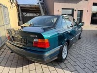 Używany BMW 318 116 KM (85 kW) 1997 Zielony Sedan/Limuzyna