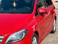 Gebraucht Mercedes B200 140 PS (102 kW) 2013 Rot Van / Kleinbus