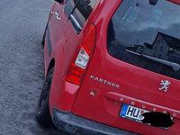 Gebraucht Peugeot TePee 112 PS (82 kW) 2011 Rot Kombi