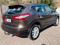 Gebraucht Nissan Qashqai Acenta 116 PS (85 kW) 2016 Braun SUV