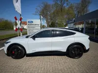 Gebraucht Ford Mustang Mach-E Basis 197 kW (269 PS) 2022 Space white SUV