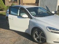 Second-hand Volvo V40 122 CP (89 kW) 2017 Alb Hatchback