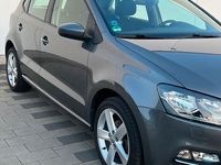 Gebraucht VW Polo 90 PS (66 kW) 2014 Grau Kleinwagen