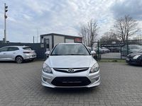 Gebraucht Hyundai i30 Classic 90 PS (66 kW) 2011 Silber Limousine