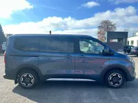 Gebraucht Ford Tourneo Active 150 PS (110 kW) 2025 Chromablau Van / Kleinbus