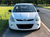 Gebraucht Hyundai i20 Edition 78 PS (57 kW) 2010 Weiß Kleinwagen