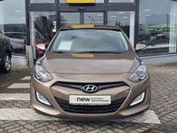 Gebraucht Hyundai i30 Style 135 PS (99 kW) 2013 Braun (braun) Limousine