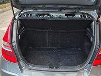 Gebraucht Hyundai i30 90 PS (66 kW) 2012 Grau Limousine