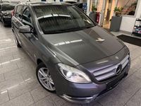 Gebraucht Mercedes B180 109 PS (80 kW) 2013 Grau Van / Kleinbus