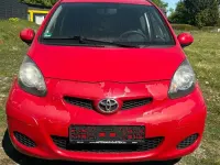 Gebraucht Toyota Aygo 68 PS (50 kW) 2011 Rot Kleinwagen