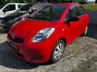 Gebraucht Toyota Yaris Cool 70 PS (51 kW) 2010 Rot Limousine