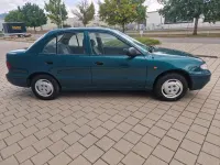 Gebraucht Hyundai Accent 81 PS (59 kW) 1995 Grün Limousine