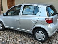 Gebraucht Toyota Yaris 68 PS (50 kW) 2001 Silber Kleinwagen