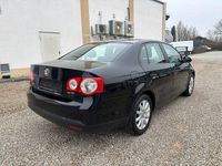Gebraucht VW Jetta Sportline 140 PS (102 kW) 2010 Schwarz Limousine