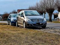 Gebraucht Mercedes B180 115 PS (84 kW) 2010 Silber Van / Kleinbus