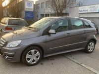 Gebraucht Mercedes B180 109 PS (80 kW) 2011 Grau Van / Kleinbus