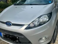 Gebraucht Ford Fiesta Trend 60 PS (44 kW) 2012 Silber Limousine