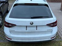 Gebraucht Skoda Superb Style 150 PS (110 kW) 2016 Weiß Limousine